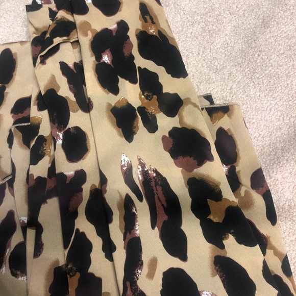 🌸 New Style 🌸 PLUS leopard print wrap skirt - Picture 11 of 11